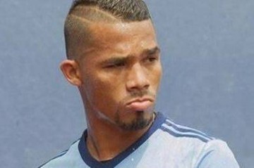 米兰考察委内瑞拉绞肉机,19岁曾加盟曼城,西甲球队愿五折出售