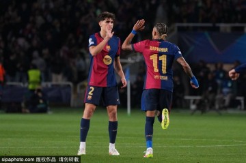 巴萨三喜临门!弗里克携两大王牌横扫西甲,102球昭示宇宙队复兴?