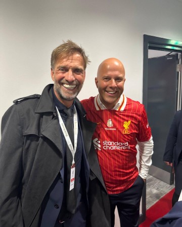 丝滑衔接!克洛普带利物浦8年半8冠,斯洛特接手"0"引援拿英超