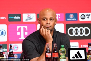 杰克逊转会风波:拜仁队徽现身,未来去向成谜!