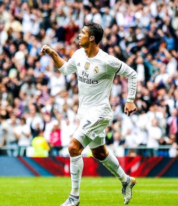 拉菲尼亚能否成为新一届金球奖得主?与2013年C罗的成就对比分析