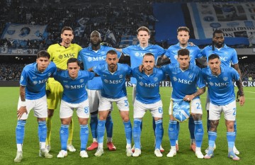 一场2-6,令意甲冠军颜面无存!5场3负,毫无斗志,孔蒂下课危机