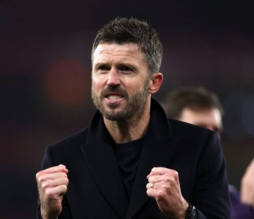 连斩曼城阿森纳,曼联名宿还是看不上卡里克,费迪南德反驳基恩:胡说八道