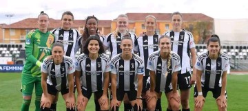 尤文女足夺冠盛典:4-0横扫罗马荣膺双冠王,意甲霸主瞄准欧冠荣耀