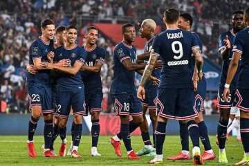 埃菲尔铁塔为进球闪烁!巴黎全城助力冲击欧冠王座