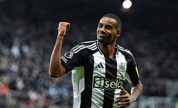 利物浦新赛季豪华锋线亮相,伊萨克或加盟开创巨星组合